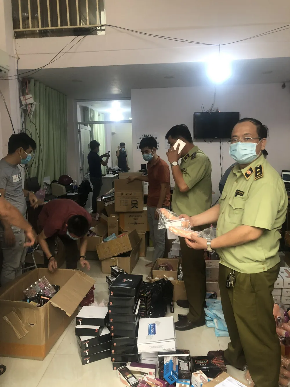 Thu giữ hơn 33.000 dụng cụ tình dục không rõ nguồn gốc ảnh 1
