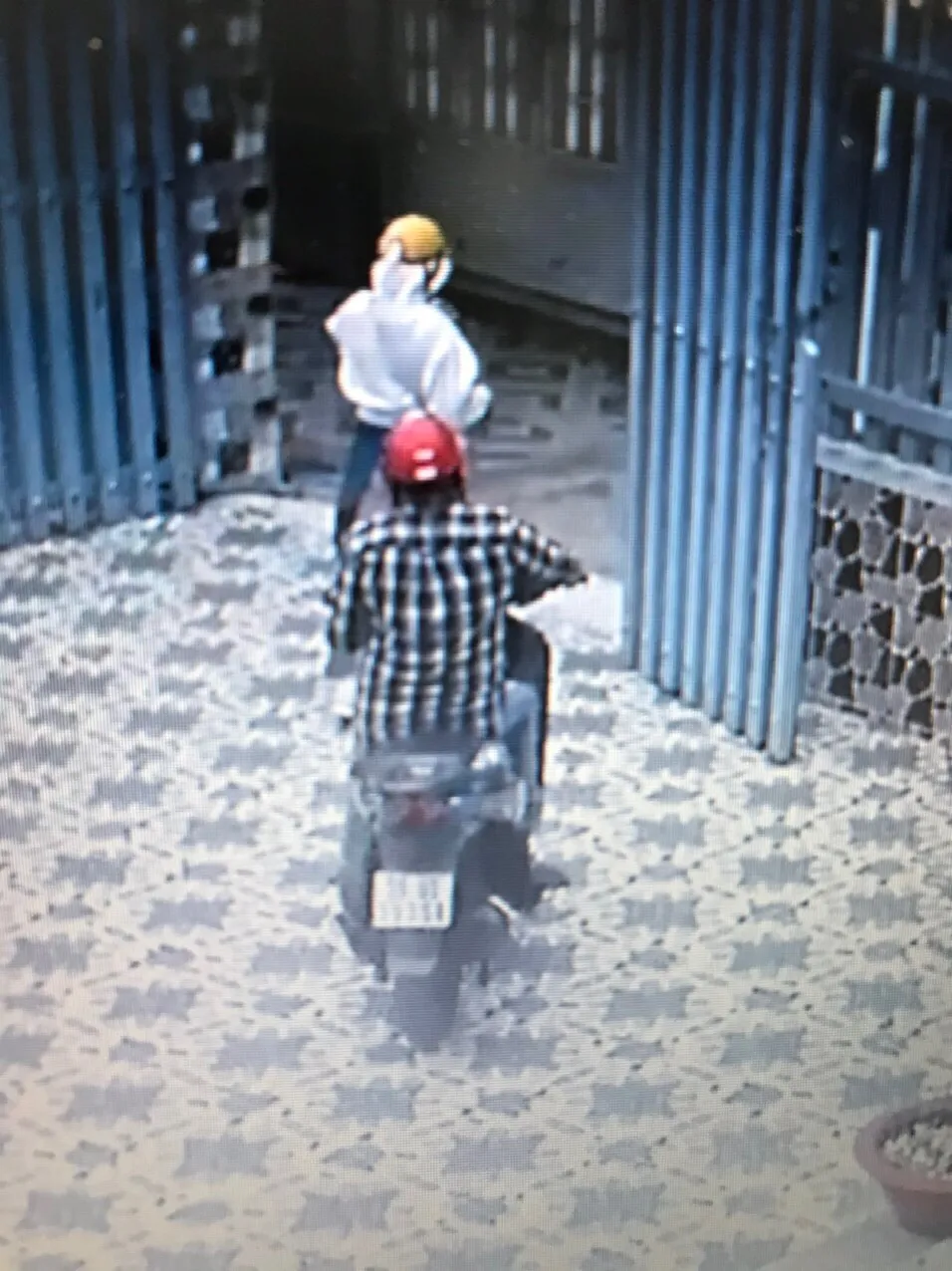 Tin bạn quen qua mạng cô gái trẻ mất gần nửa tỷ đồng ảnh 2