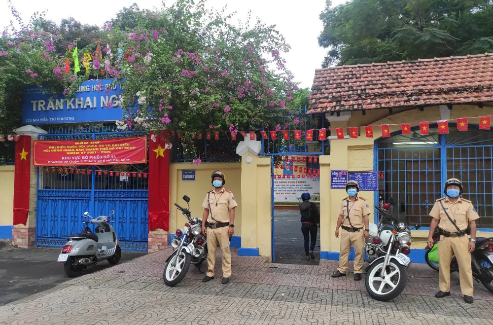 CSGT TPHCM đảm bảo trật tự an toàn giao thông, an ninh trong ngày bầu cử ảnh 3