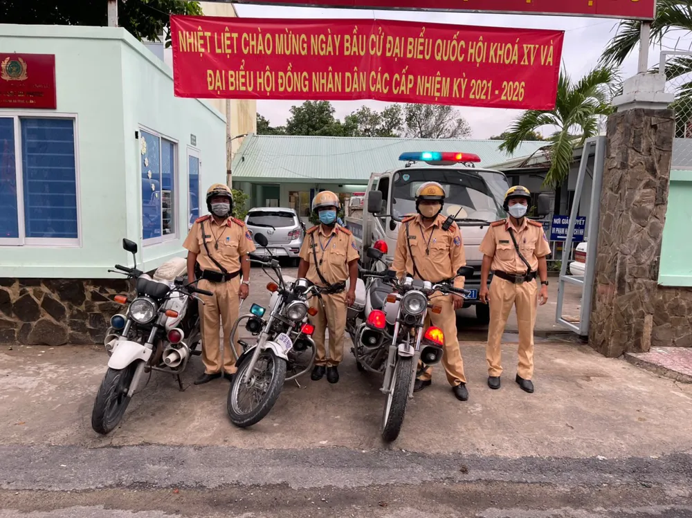 CSGT TPHCM đảm bảo trật tự an toàn giao thông, an ninh trong ngày bầu cử ảnh 9