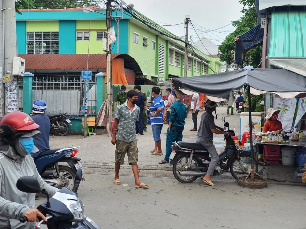 Cháy nhà tại TP Thủ Đức, 2 vợ chồng bị bỏng nặng ảnh 1