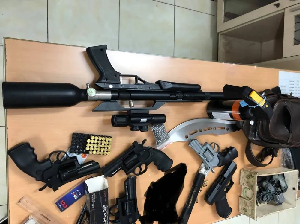 Nam thanh niên mua súng đạn trên mạng độ chế bán kiếm lời ảnh 2