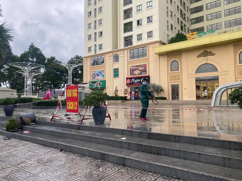 Phong toả chung cư Stown Thủ Đức do có ca nghi mắc Covid-19 ảnh 1
