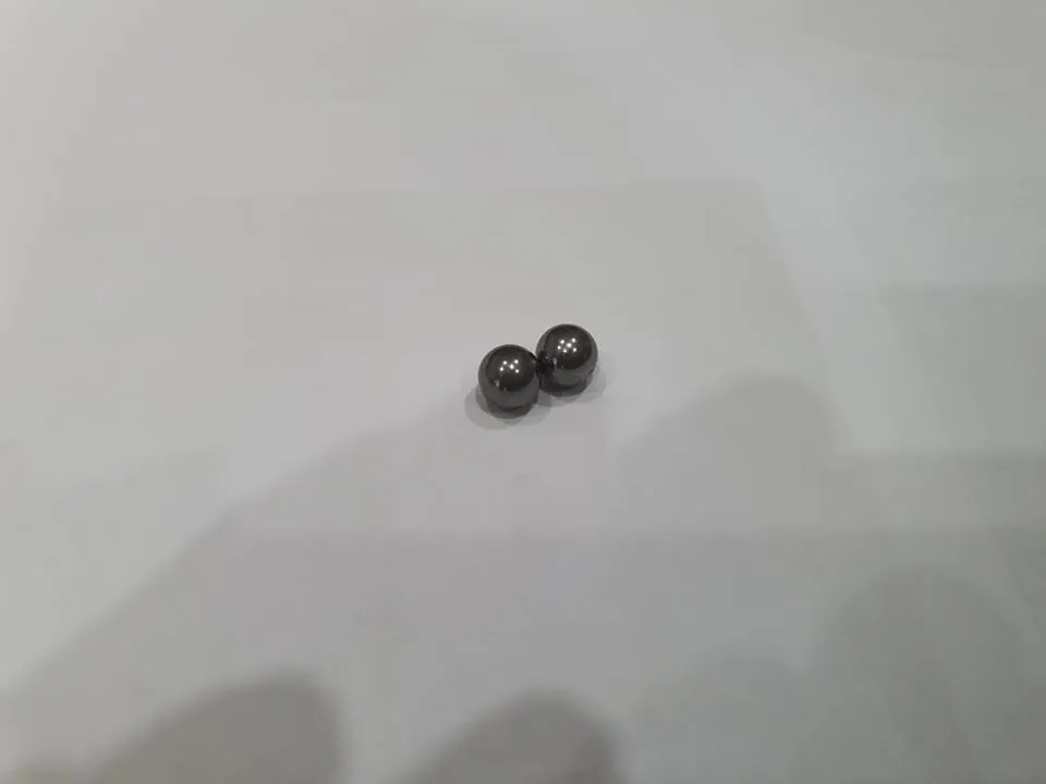 Căn nhà ở quận 1 nhiều lần bị bắn vỡ kính ảnh 1