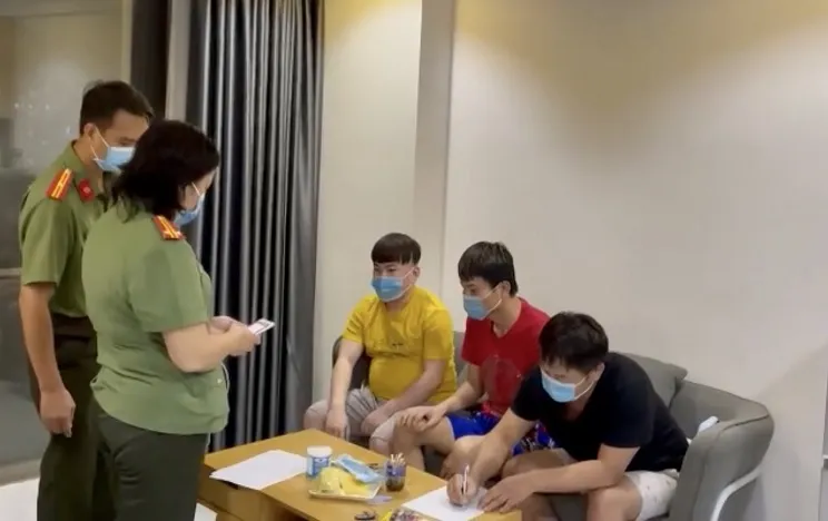 Phát hiện 4 người nước ngoài nhập cảnh trái phép ở Chung cư SaiGon South, huyện Nhà Bè ảnh 1