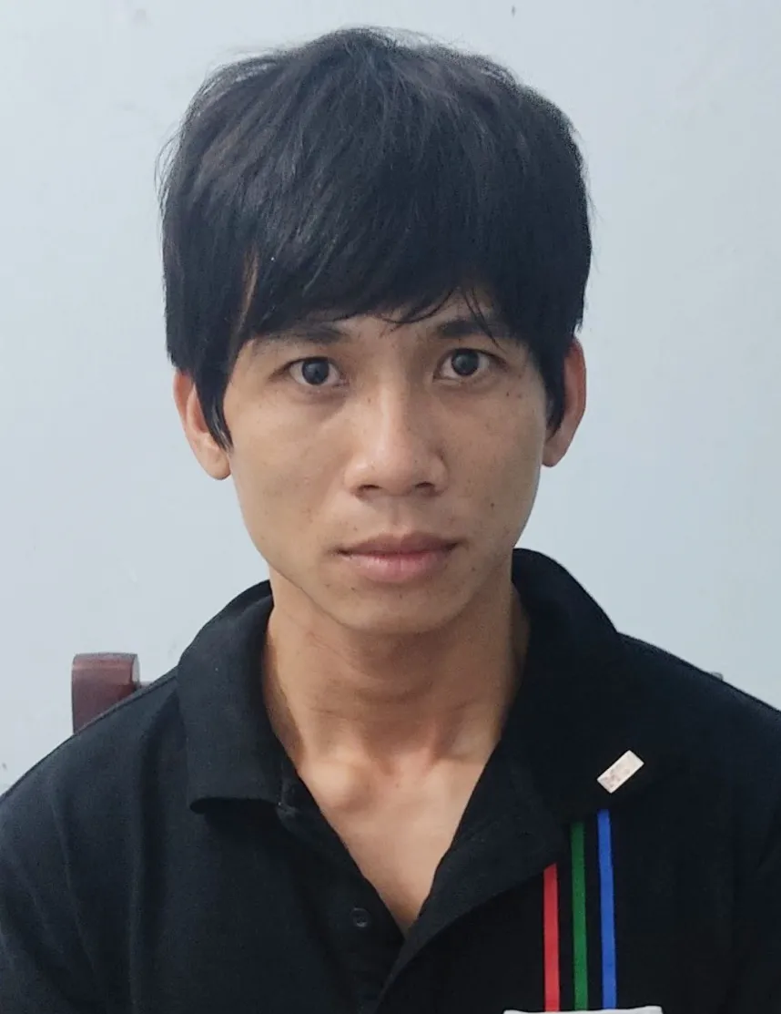 2 anh em ruột đến cửa hàng tiện lợi khống chế nhân viên để cướp tài sản  ảnh 1