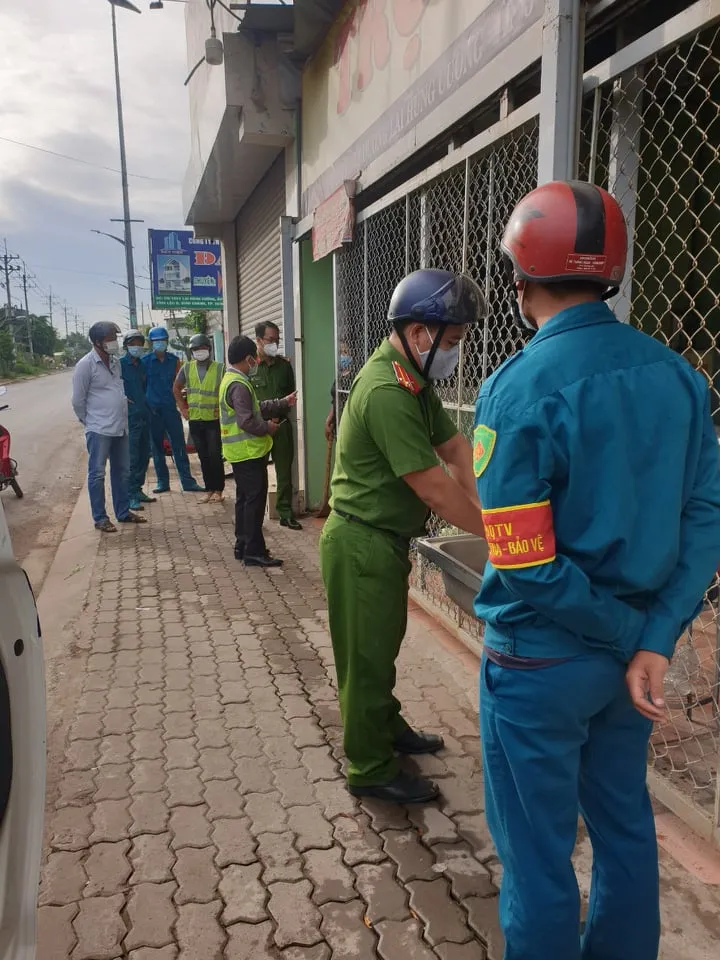 Xử phạt 123 trường hợp vi phạm Chỉ thị 16 ở huyện Bình Chánh ảnh 1