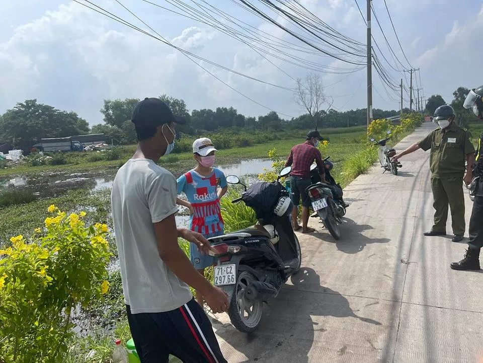 Xử phạt 123 trường hợp vi phạm Chỉ thị 16 ở huyện Bình Chánh ảnh 2