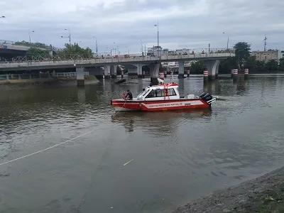 Tìm thấy thi thể người phụ nữ nhảy cầu Nguyễn Văn Cừ tự tử ảnh 1