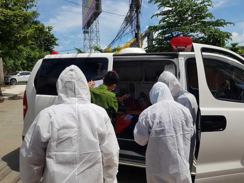 Người dân viết thư cảm ơn chiến sĩ công an giúp đưa đi cấp cứu ảnh 1