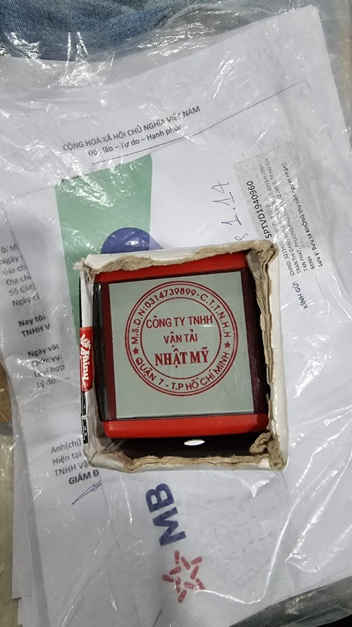 Bắt nhóm đối tượng làm giả giấy tờ đi đường, thu súng, đạn, ma túy ảnh 3