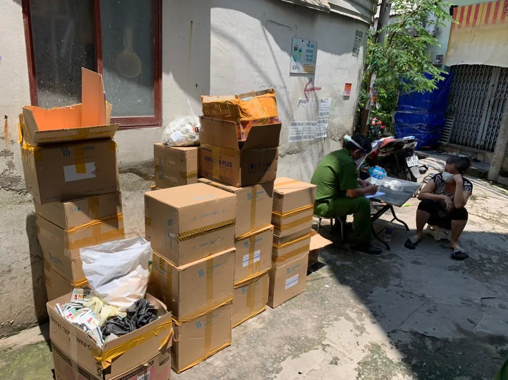 Triệt phá đường dây sản xuất, buôn bán thuốc điều trị Covid-19 giả ở TPHCM ảnh 8