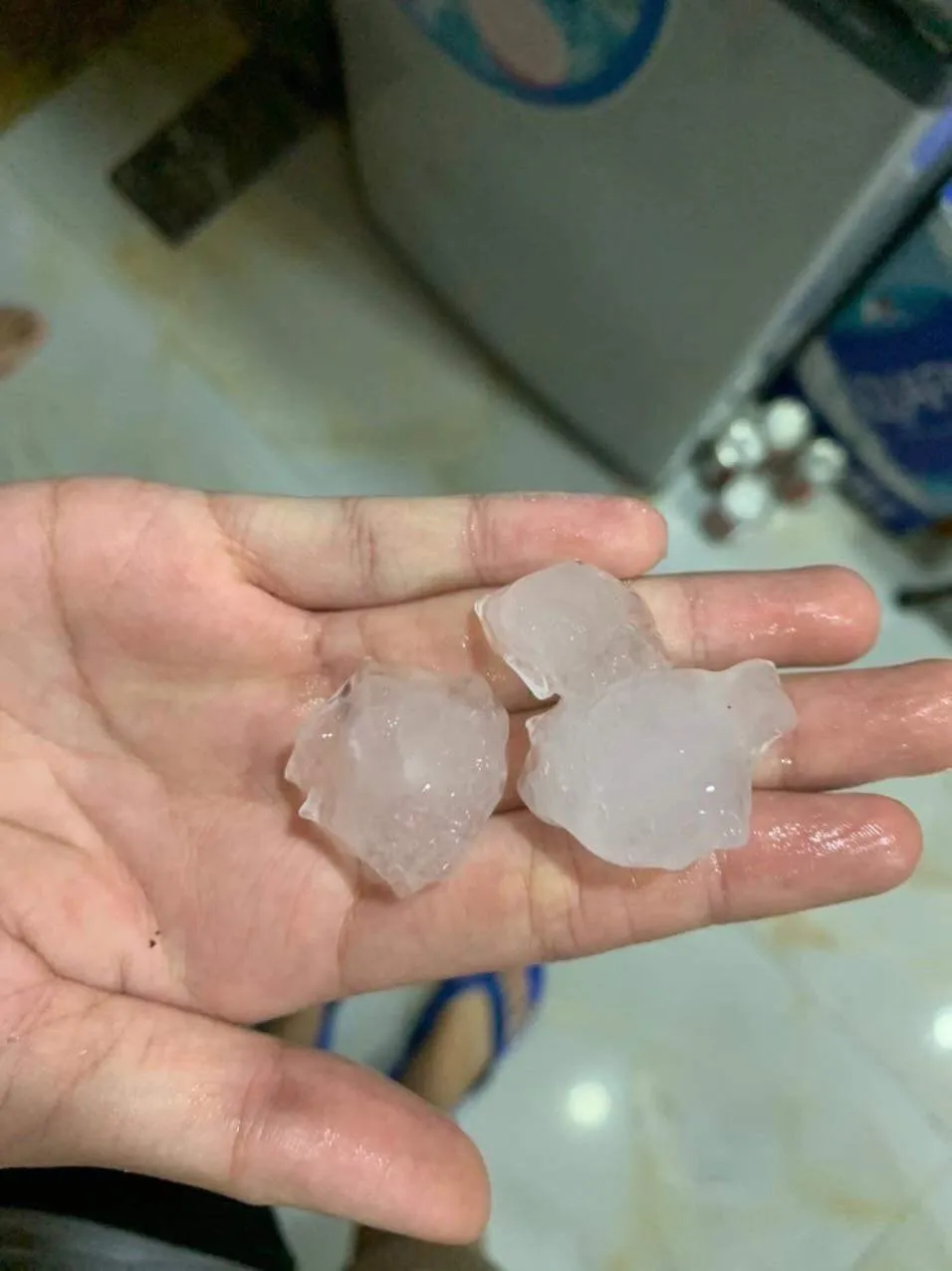 Xuất hiện mưa lớn kèm hạt đá ở TPHCM   ảnh 5