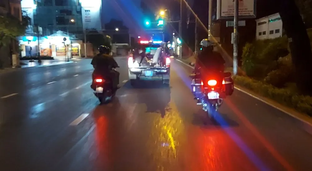 Công an quận 3 phát hiện và đưa nhiều người lang thang, ăn xin đi xét nghiệm Covid-19 ảnh 3