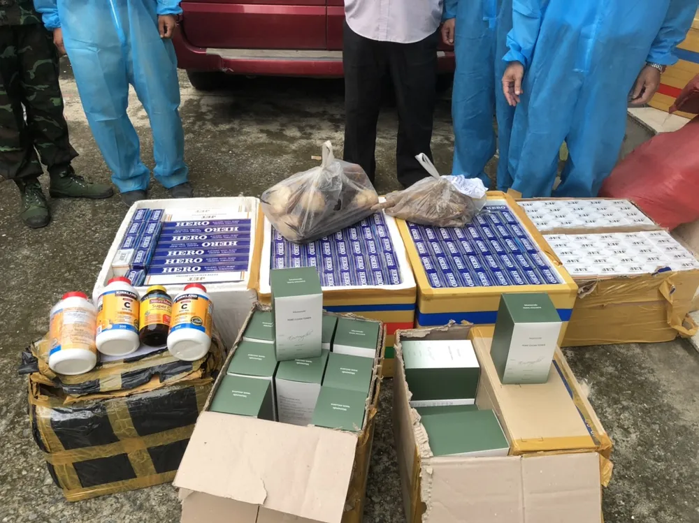 Phát hiện 68 xe “luồng xanh” vận chuyển người, hàng cấm, hàng lậu ảnh 1