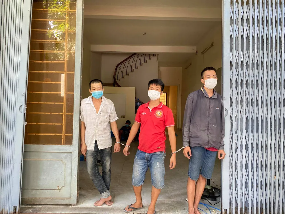 Bắt nhóm đối tượng trộm tài sản gần nửa tỷ đồng ở quán karaoke  ảnh 1