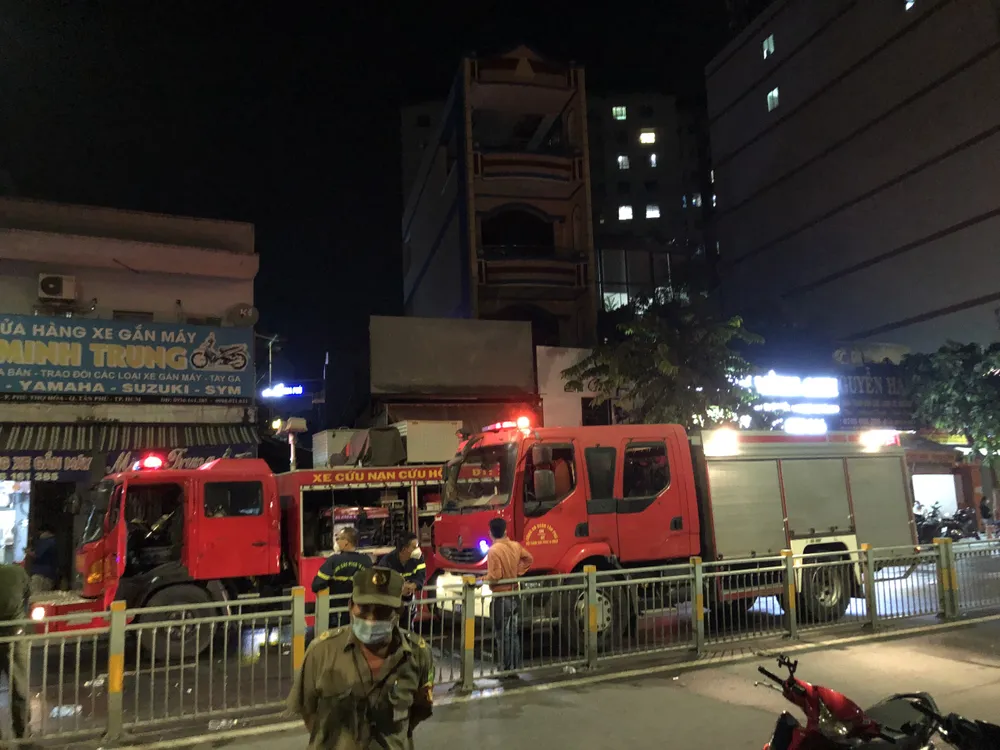 Vụ cháy nhà ở quận Tân Phú khiến 1 người chết, 4 người bị thương ảnh 3