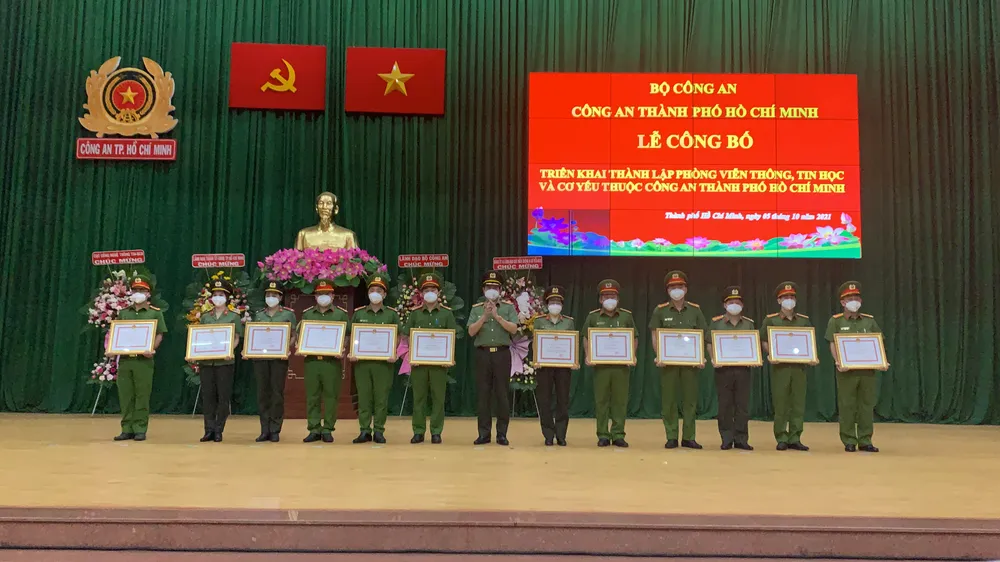 Công an TPHCM thành lập Phòng Viễn thông, tin học và cơ yếu ảnh 4