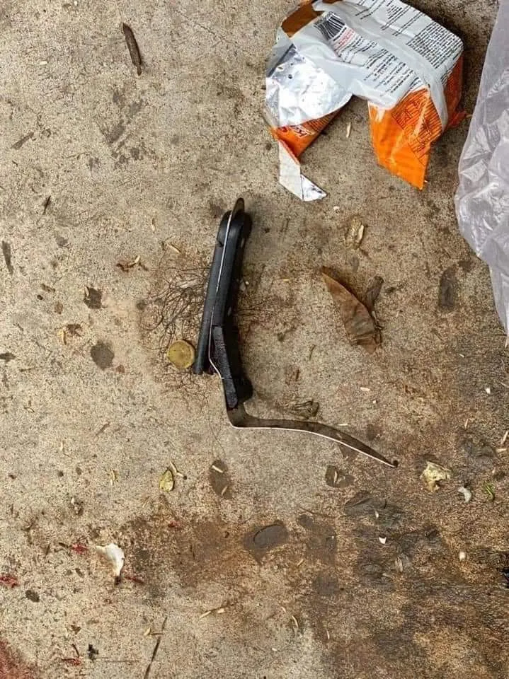 Thu giữ 4 con dao trong vụ thanh niên nghi ngáo đá tấn công cảnh sát ảnh 1