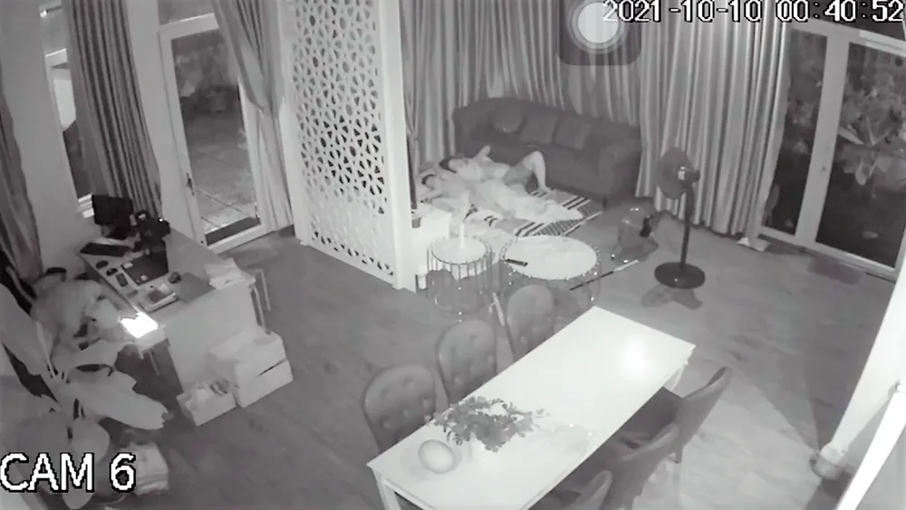 Kẻ gian dùng khẩu trang che camera, đột nhập nhà dân trộm nhiều tài sản ảnh 1