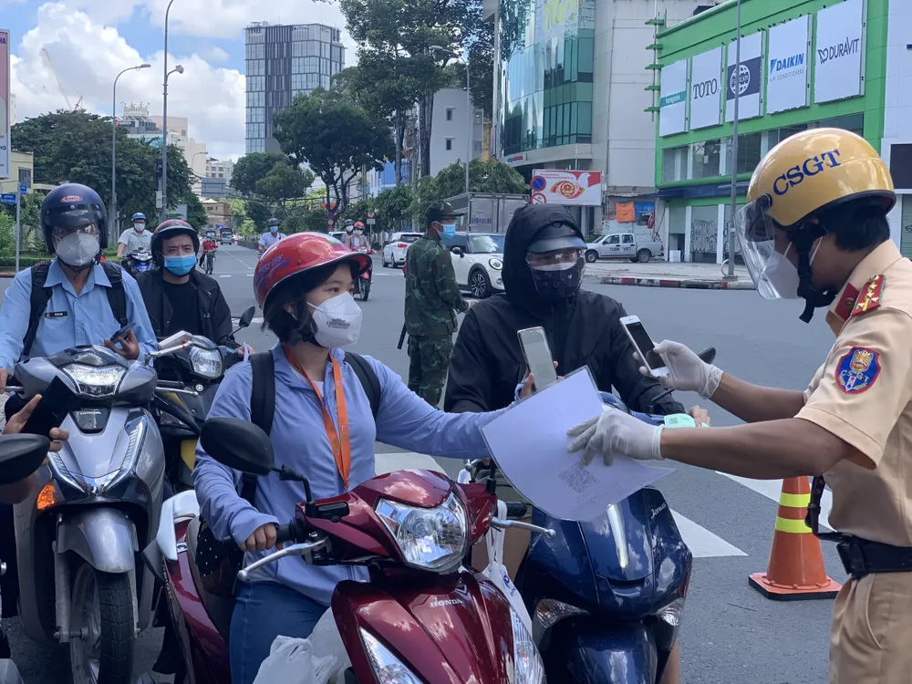 Công an TPHCM bắt nhiều tội phạm sau khi TP nới lỏng giãn cách ảnh 2