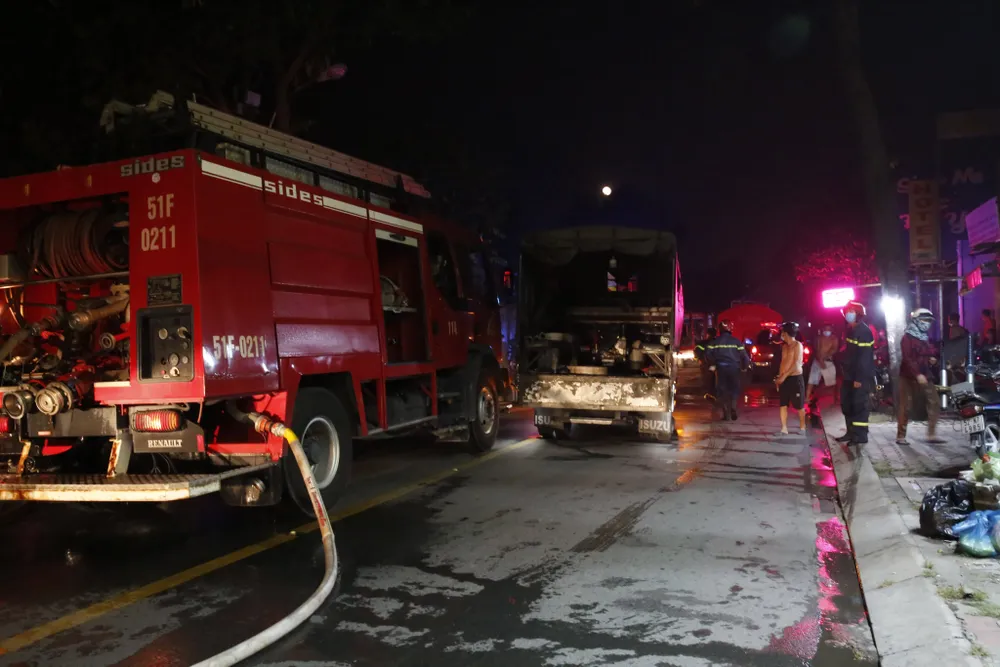 Cháy kho đông lạnh công ty thực phẩm ở quận Bình Tân ảnh 1