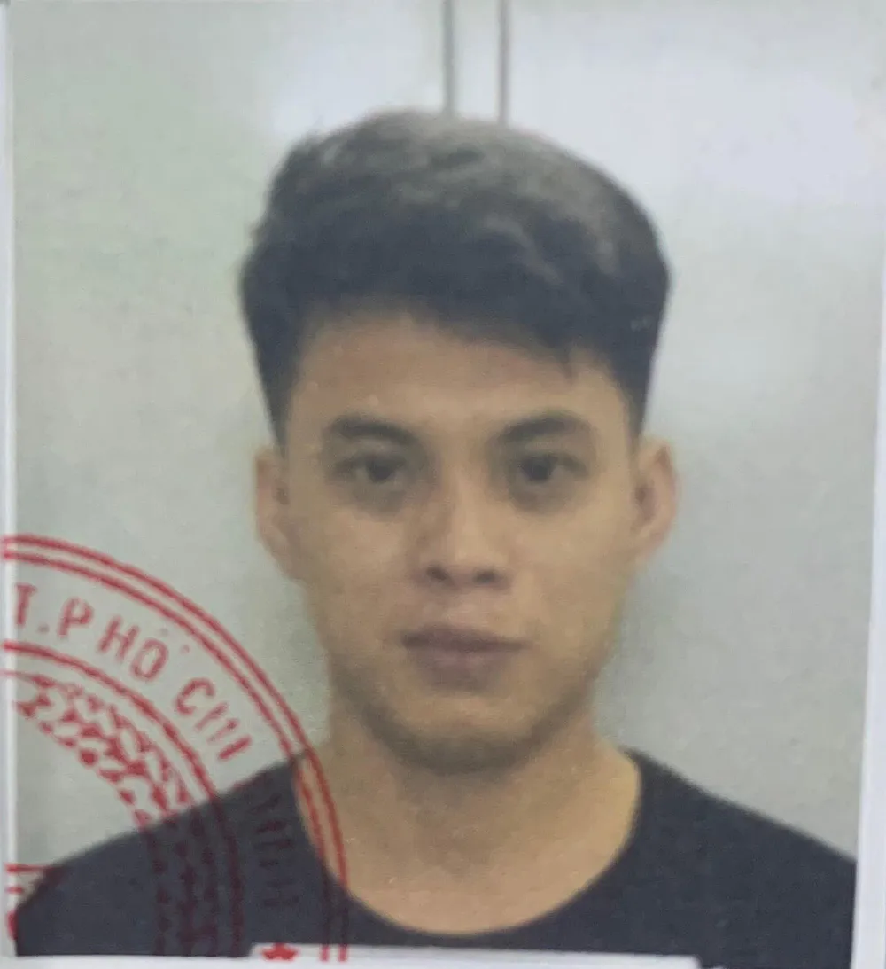 Truy nã đối tượng trong vụ cướp kéo lê cô gái ở quận 1 gây xôn xao dư luận ảnh 1