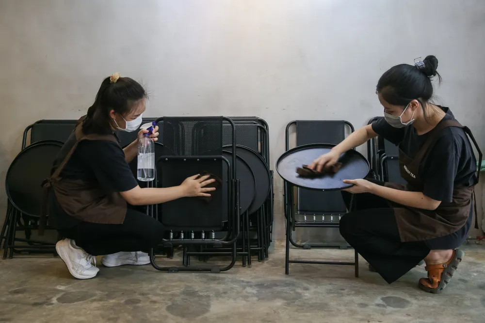 TPHCM: Nhộn nhịp ngày đầu bán tại chỗ, nhiều quán hết hàng sau vài giờ mở cửa ảnh 5