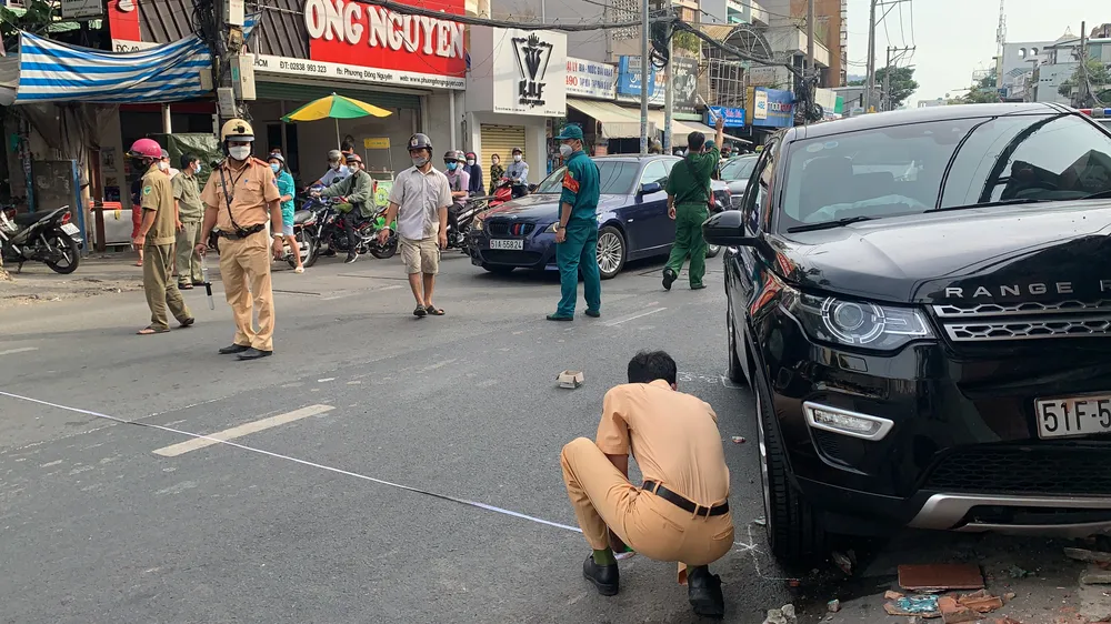 Ô tô tông chết 1 người đi bộ ở quận Bình Thạnh ảnh 1