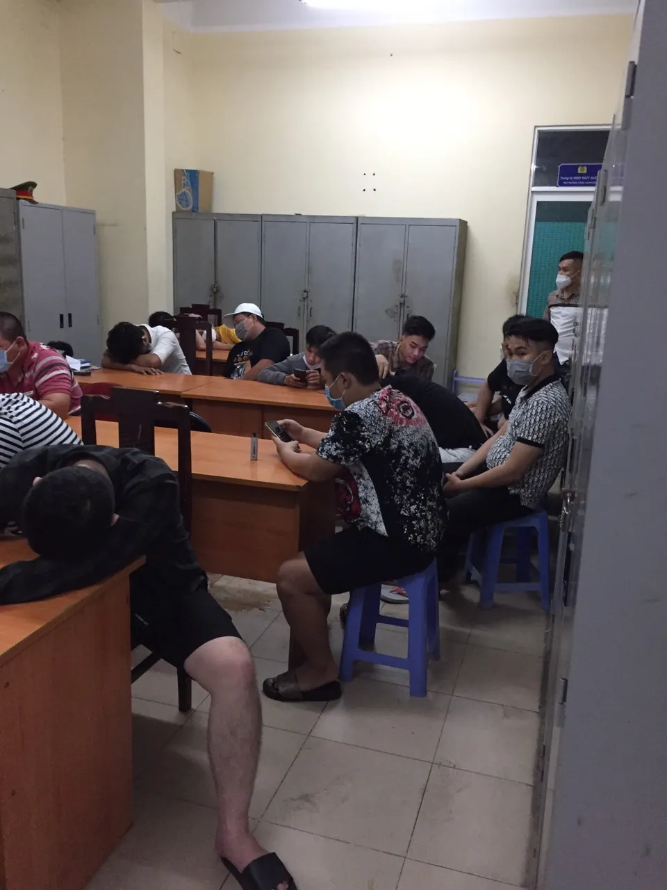 Công an phá nhiều tụ điểm tệ nạn xã hội ở quận Bình Tân  ảnh 3