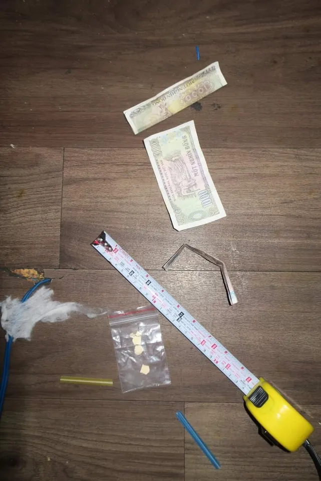 Kiểm tra quán karaoke, phát hiện nhiều người dương tính với chất ma túy  ảnh 3