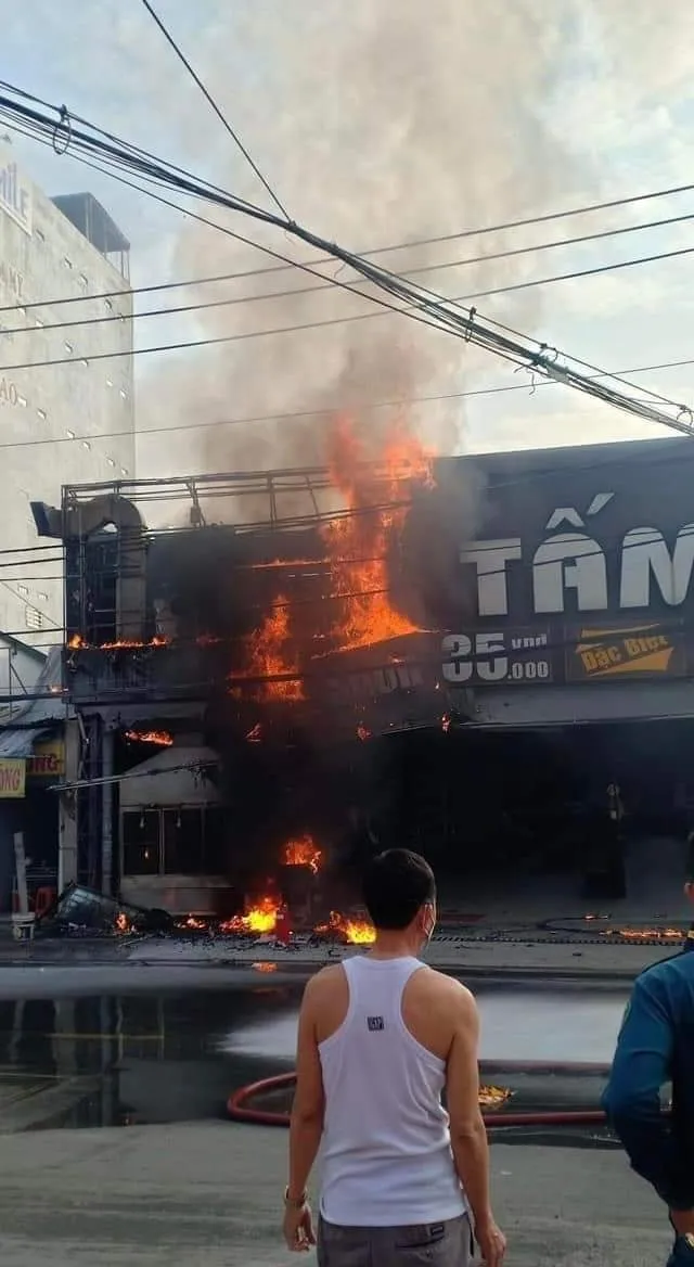 Cháy quán cơm Phúc Lộc Thọ ở TP Thủ Đức ảnh 1