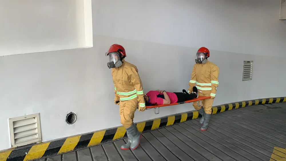 Huy động 600 người diễn tập chữa cháy ở tòa nhà Saigon Centre ảnh 10