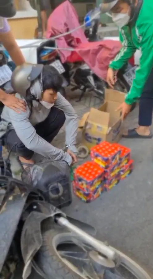 Bắt nhiều đối tượng mua bán pháo ở quận 5, TPHCM ảnh 2