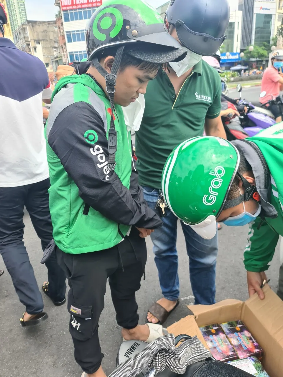 Bắt nhiều đối tượng mua bán pháo ở quận 5, TPHCM ảnh 1