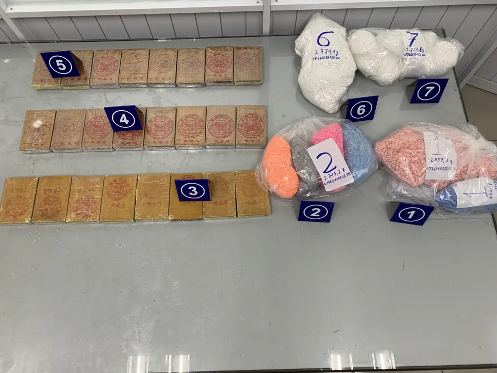 Thu giữ 25kg ma tuý và 18kg cần sa qua chuyển phát nhanh ảnh 3