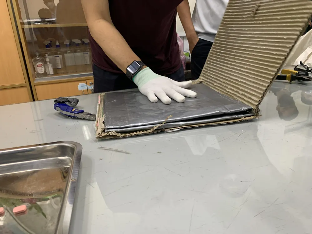 Thu giữ 25kg ma tuý và 18kg cần sa qua chuyển phát nhanh ảnh 1