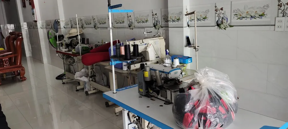 Thu giữ hơn 30.000 nón vải giả nhãn hiệu nón Sơn  ảnh 1