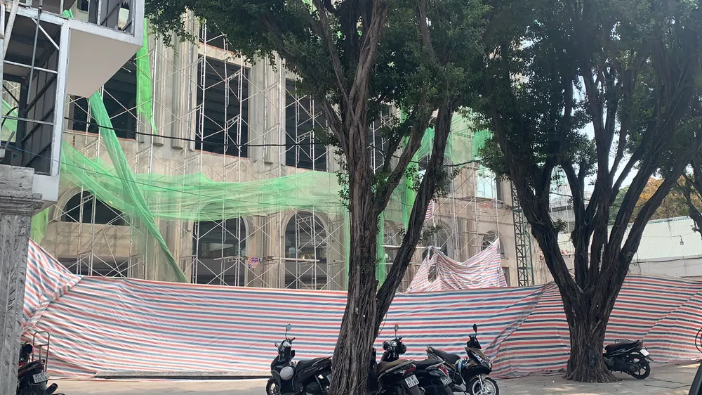 Sập giàn giáo công trình nhà hàng ở TP Thủ Đức, 4 người thương vong ảnh 1