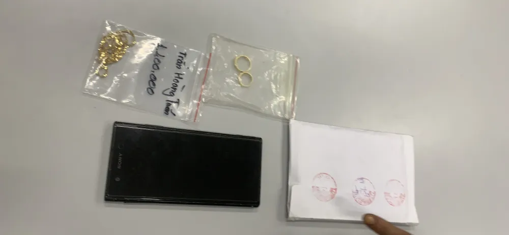 Bắt cặp vợ chồng hờ chuyên vờ đánh ghen để cướp tài sản ảnh 2