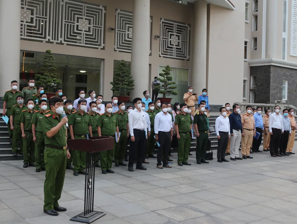 CSGT TPHCM ra quân kéo giảm tai nạn, ùn tắc giao thông dịp Tết Nguyên đán  ảnh 1