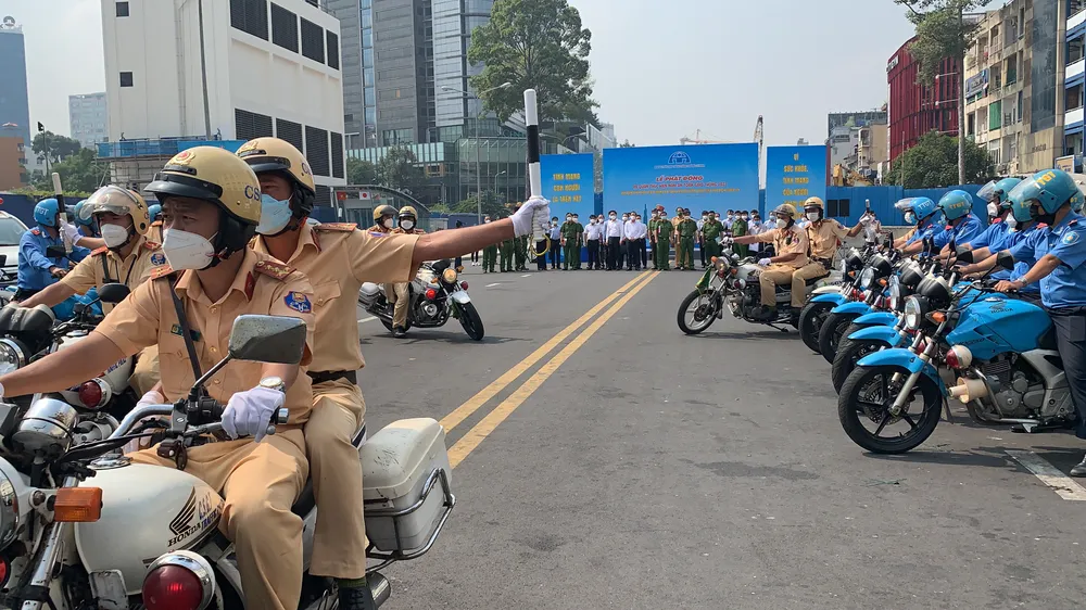 Công an kiểm tra Bến xe Miền Đông phát hiện tài xế nghi dương tính với ma tuý  ảnh 9