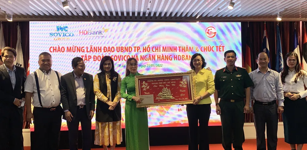 Phó Chủ tịch UBND TPHCM Phan Thị Thắng thăm, chúc tết các doanh nghiệp ảnh 4