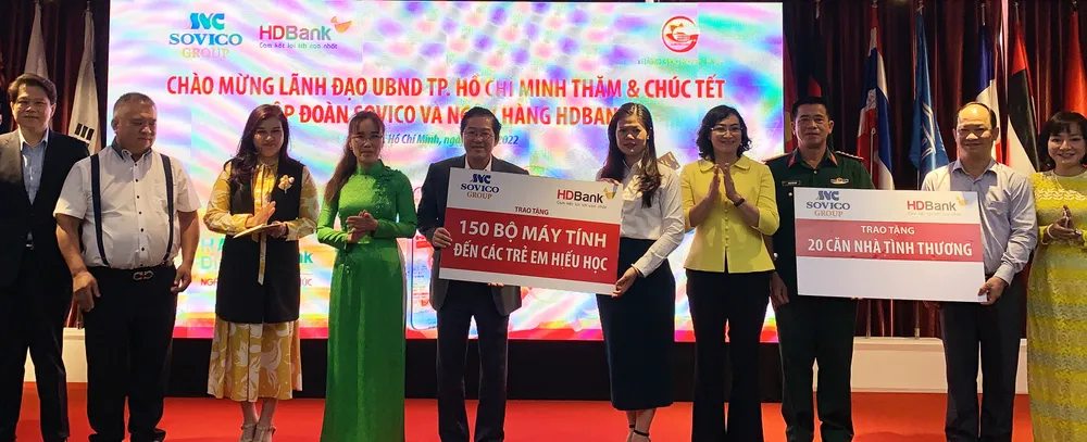 Phó Chủ tịch UBND TPHCM Phan Thị Thắng thăm, chúc tết các doanh nghiệp ảnh 5