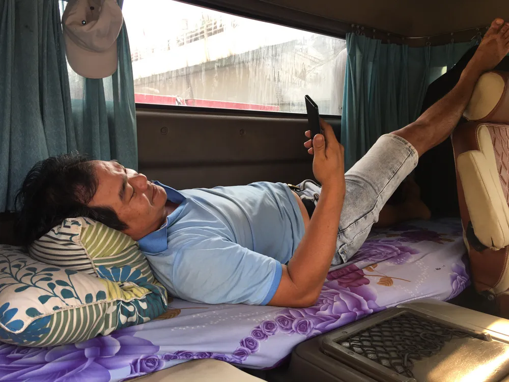 Kẹt xe nghiêm trọng trên tuyến xa lộ Hà Nội  ảnh 9