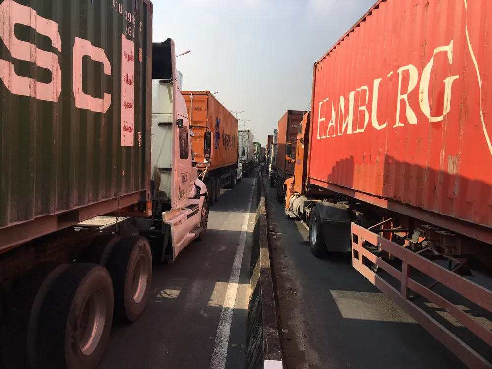 Kẹt xe nghiêm trọng trên tuyến xa lộ Hà Nội  ảnh 7