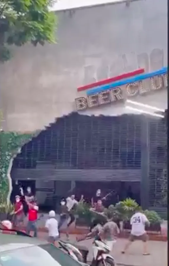 Tạm giữ nhiều đối tượng đuổi chém nhau trên đường Cao Thắng ảnh 1