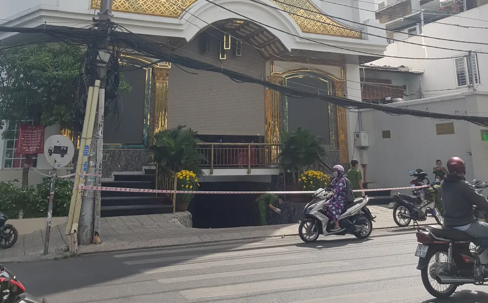 Nhóm thanh niên truy sát ở quán karaoke khiến 1 người tử vong, 3 người bị thương ảnh 1