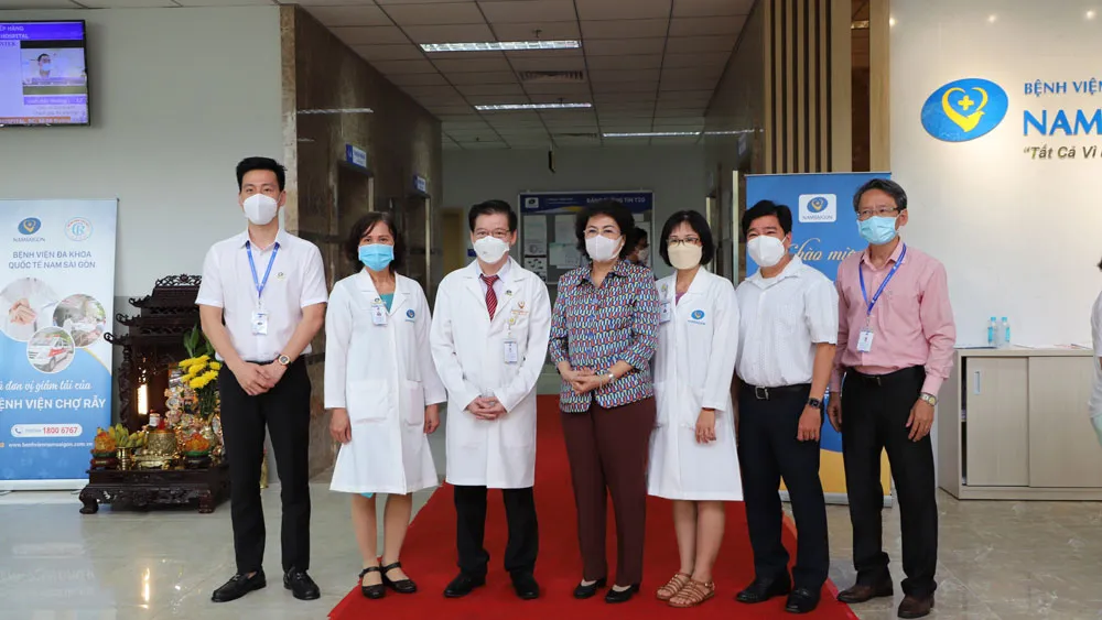 Tri ân các y bác sĩ nhân Ngày Thầy thuốc Việt Nam ảnh 2