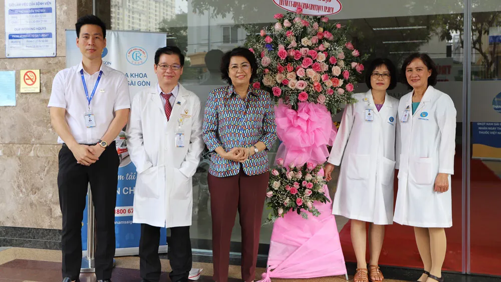 Tri ân các y bác sĩ nhân Ngày Thầy thuốc Việt Nam ảnh 3